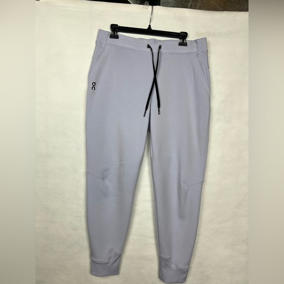 ON Running's  RUN ON CLOUDS SWEAT PANTS, Women size L - Picture 6 of 16